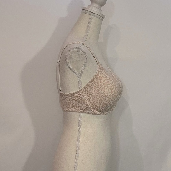 Victoria’s Secret Bra - Picture 4 of 5